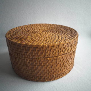 Boite de rangement en osier avec couvercle