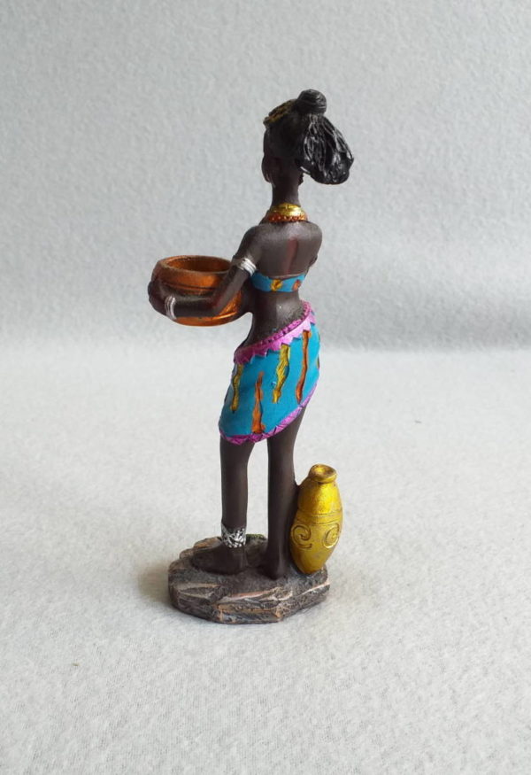 Figurine femme africaine et sa calebasse