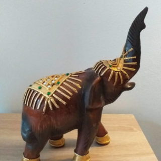 Statuette d’éléphant en bois