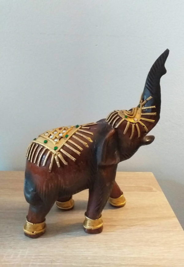 Statuette d’éléphant en bois