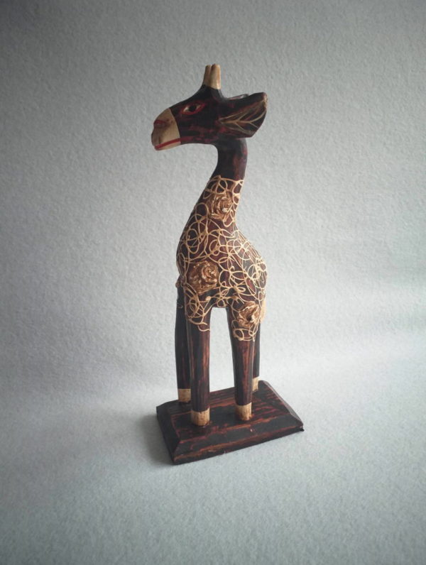 Statuette girafe africaine en bois