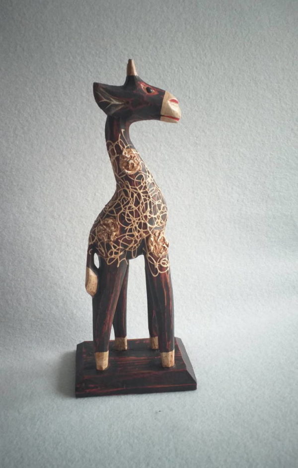 Statuette girafe africaine en bois