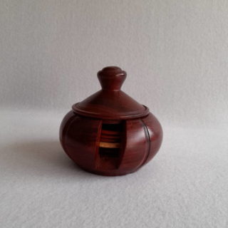 Pot à dessous de verre en bois