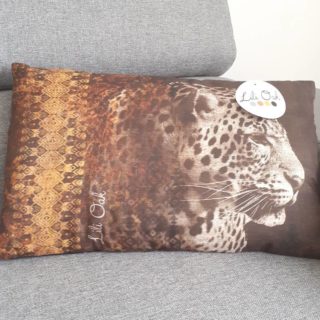 Coussin panthère décoratif de style ethnique