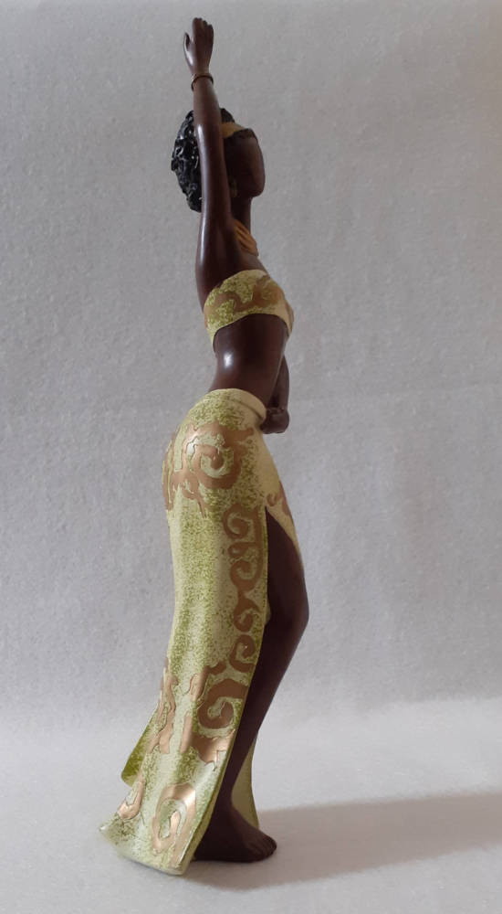Statuette de femme africaine qui danse